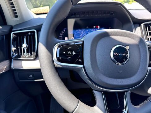 New 2026 Volvo XC90 B6 Plus w/ Protection Package AWD/4WD image 17