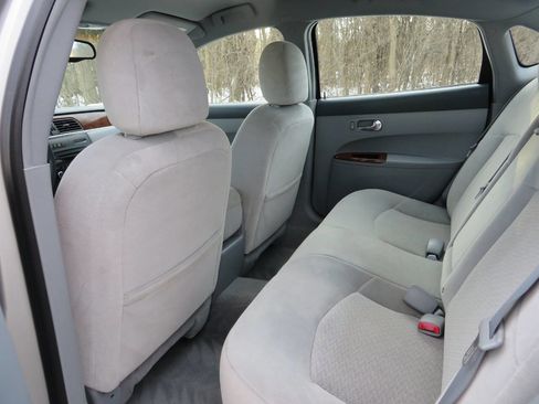 Used 2006 Buick LaCrosse CX image 11