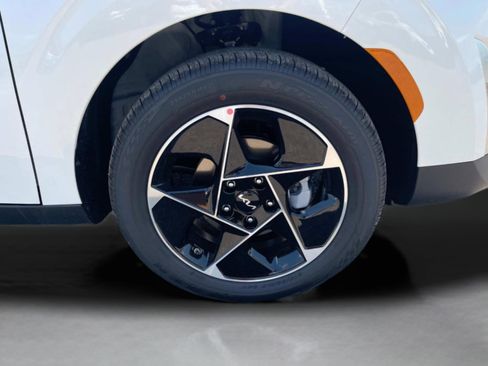 New 2025 Kia Soul EX image 9