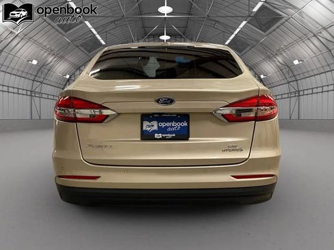 Used 2019 Ford Fusion SE image 6