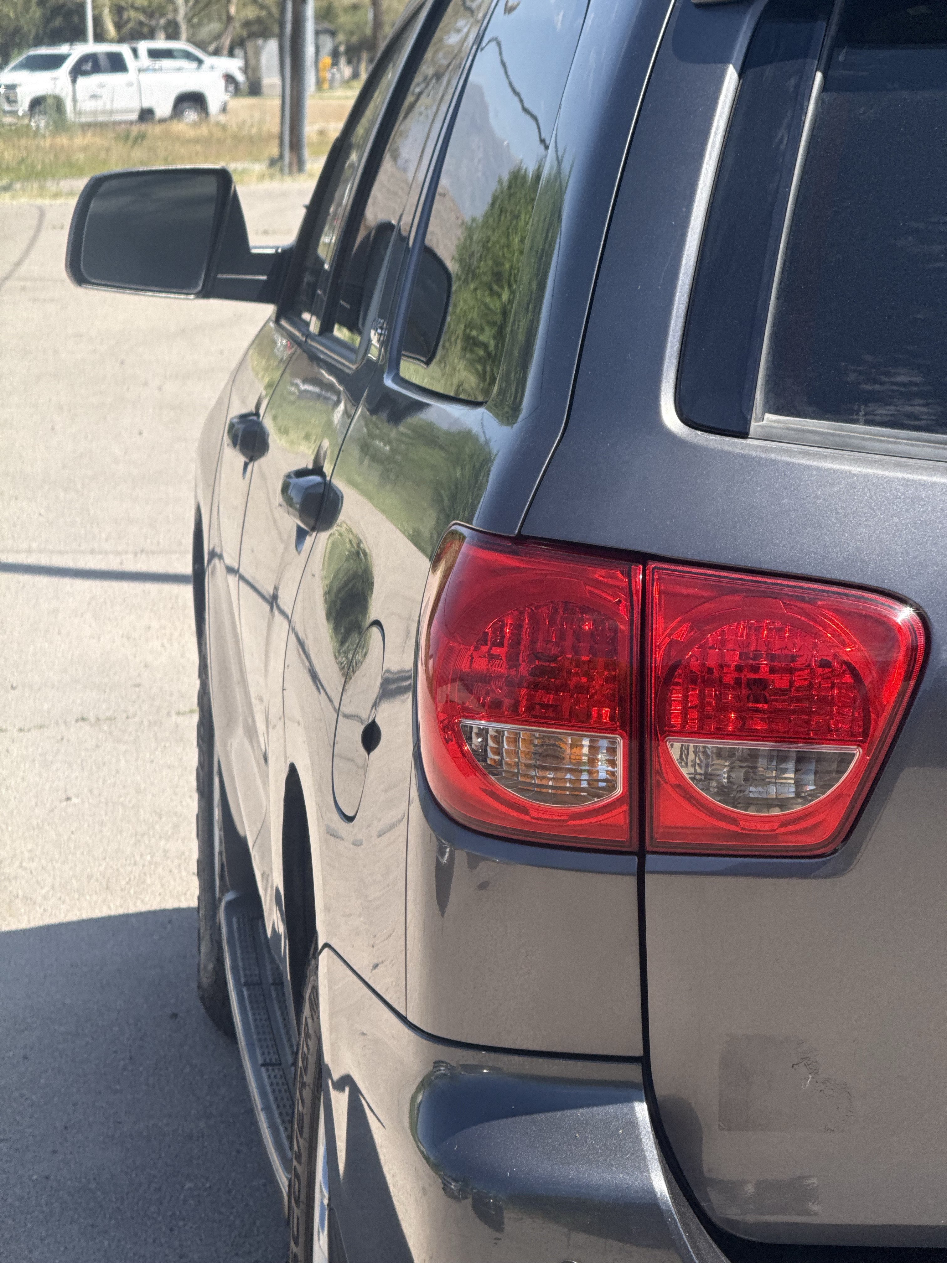 Used 2017 Toyota Sequoia SR5 w/ Premium Package AWD/4WD image 19