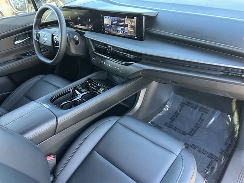 Certified 2025 Nissan Murano SV image 8