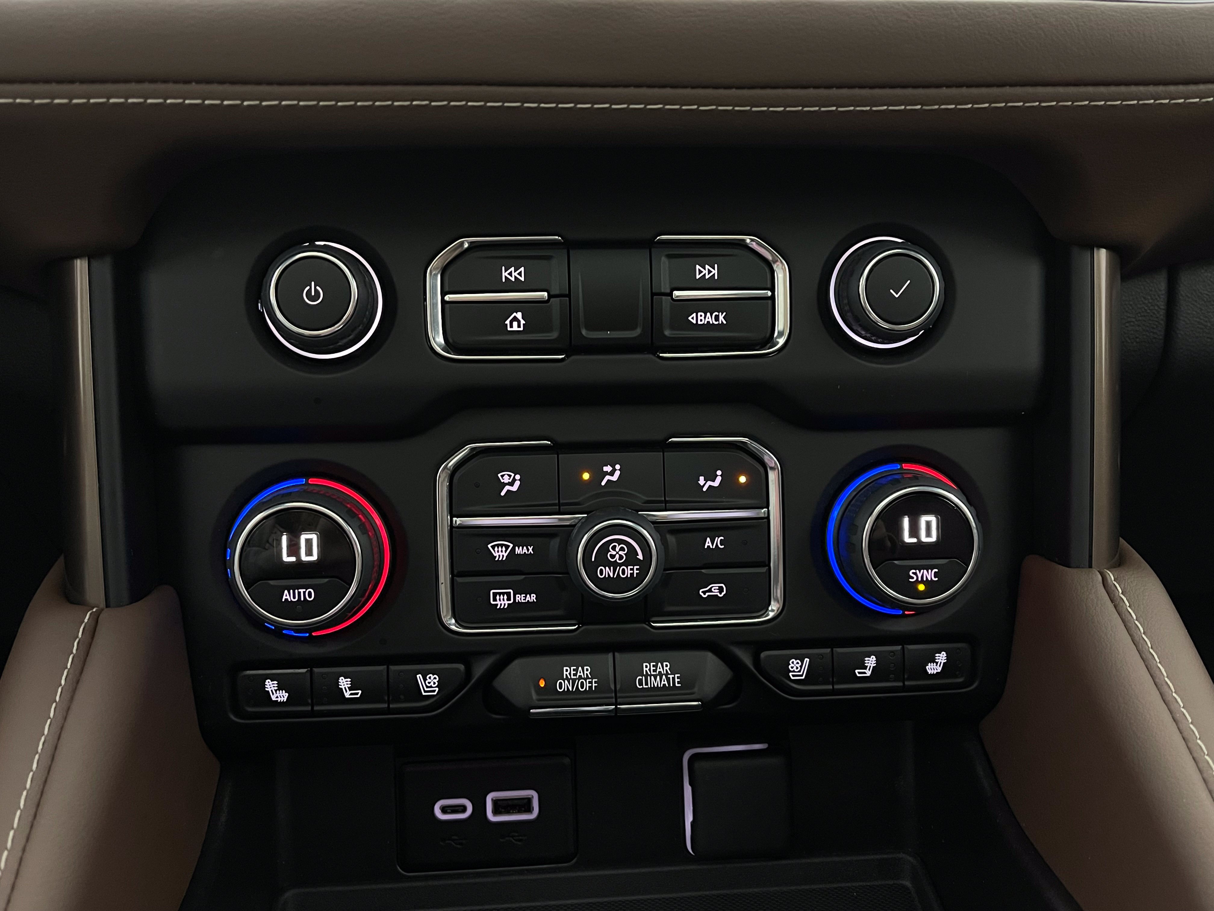 Used 2024 Chevrolet Tahoe High Country AWD/4WD image 34