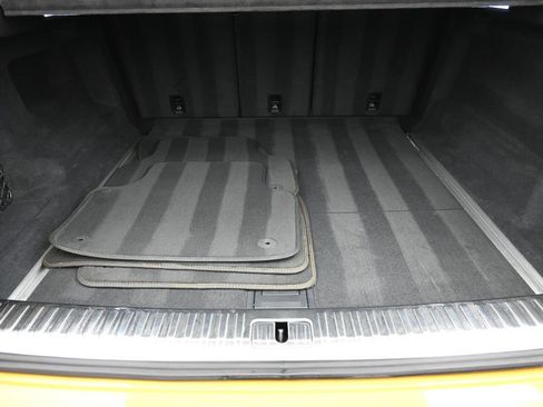 Used 2019 Lamborghini Urus image 24