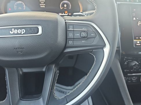 Used 2023 Jeep Grand Cherokee L Laredo AWD/4WD image 20