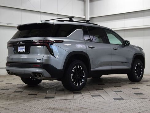 Used 2025 Chevrolet Traverse Z71 w/ Driver Confidence Package AWD/4WD image 8