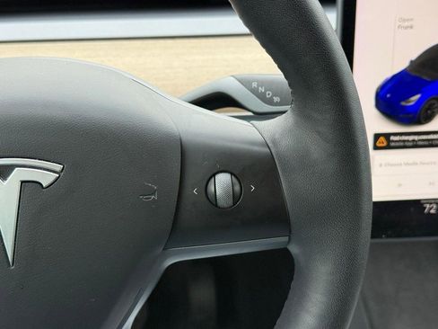 Used 2021 Tesla Model Y Long Range image 18