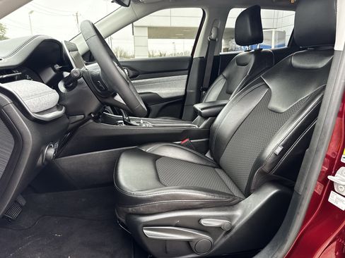 Used 2022 Jeep Compass Latitude image 28