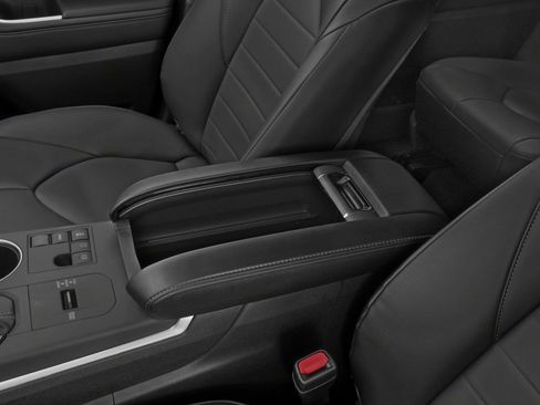 New 2026 Toyota Highlander XLE AWD/4WD image 10