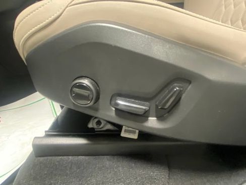 Used 2025 Volvo XC90 B6 Plus AWD/4WD image 10