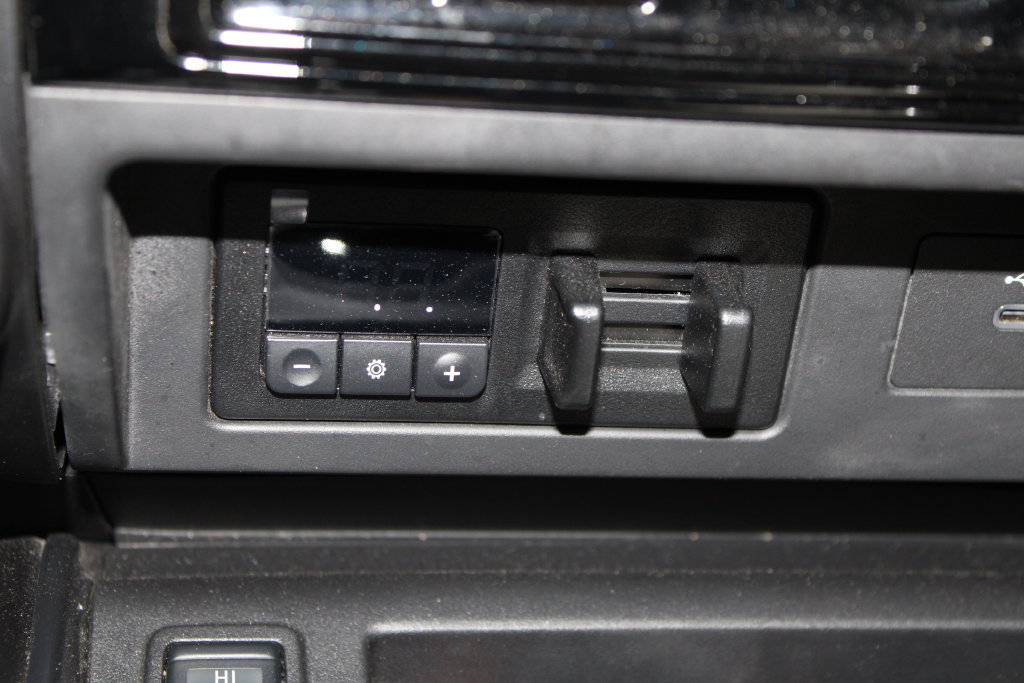 Used 2023 Nissan Titan PRO-4X w/ Pro-4x Convenience Package AWD/4WD image 32