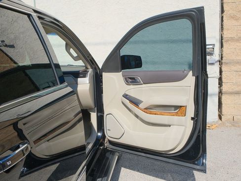 Used 2015 GMC Yukon XL Denali w/ Premium Package image 30