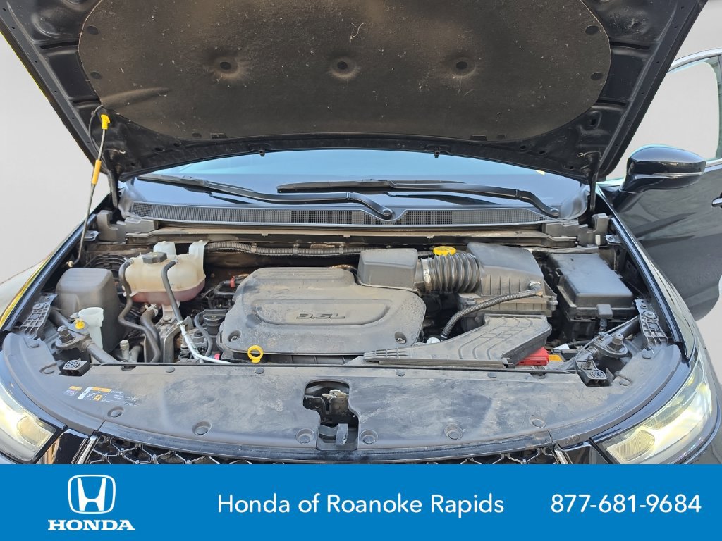 Used 2024 Chrysler Pacifica Touring-L FWD image 20