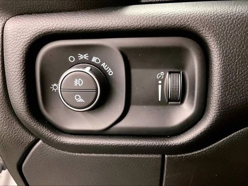 Used 2024 RAM 2500 Big Horn AWD/4WD image 36