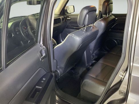 Used 2015 Jeep Patriot High Altitude AWD/4WD image 18