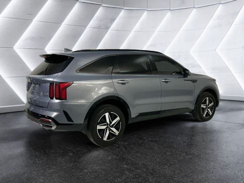Used 2021 Kia Sorento EX w/ Panoramic Sunroof Package AWD/4WD image 4