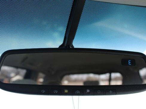 Used 2015 Toyota Sienna LE image 44