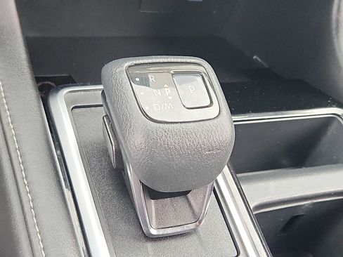 Used 2022 Nissan Pathfinder SL AWD/4WD image 14
