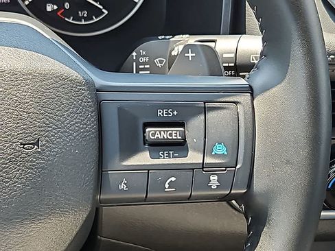 Used 2025 Nissan Rogue SV AWD/4WD image 20