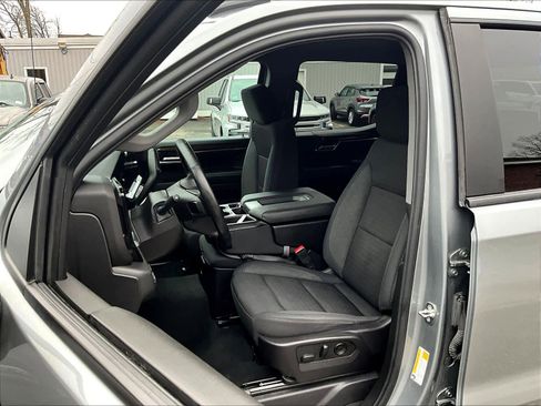 Used 2024 Chevrolet Silverado 1500 LT image 10