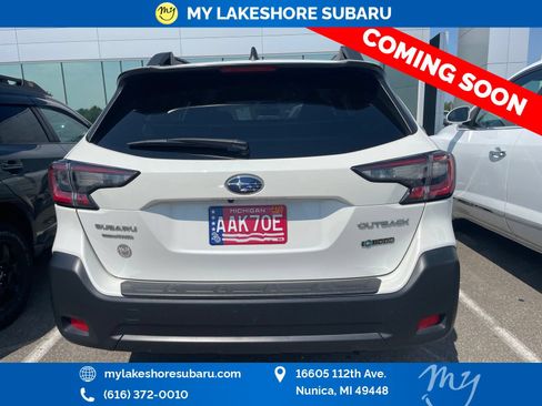 Used 2024 Subaru Outback Premium AWD/4WD image 5