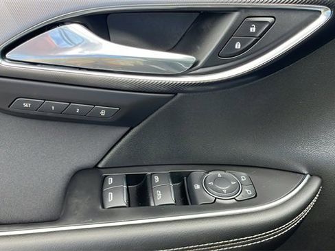 Certified 2025 Buick Envision Sport Touring image 12