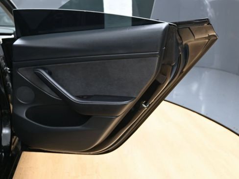 Used 2023 Tesla Model 3 Standard Range image 42