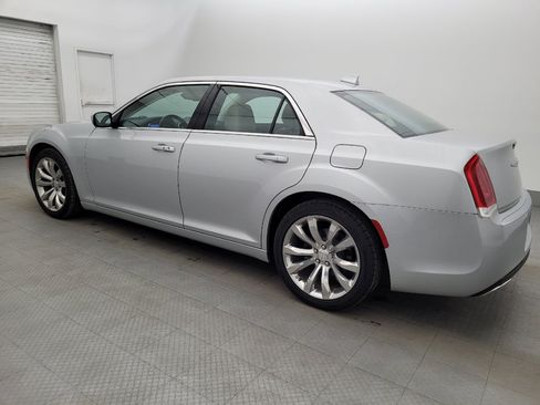 Used 2019 Chrysler 300 Touring L w/ Quick Order Package 22F RWD image 3