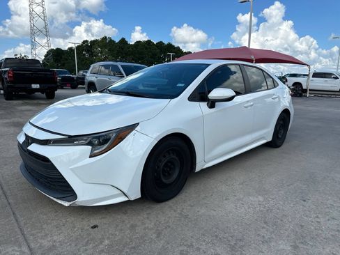 Used 2024 Toyota Corolla LE FWD image 3