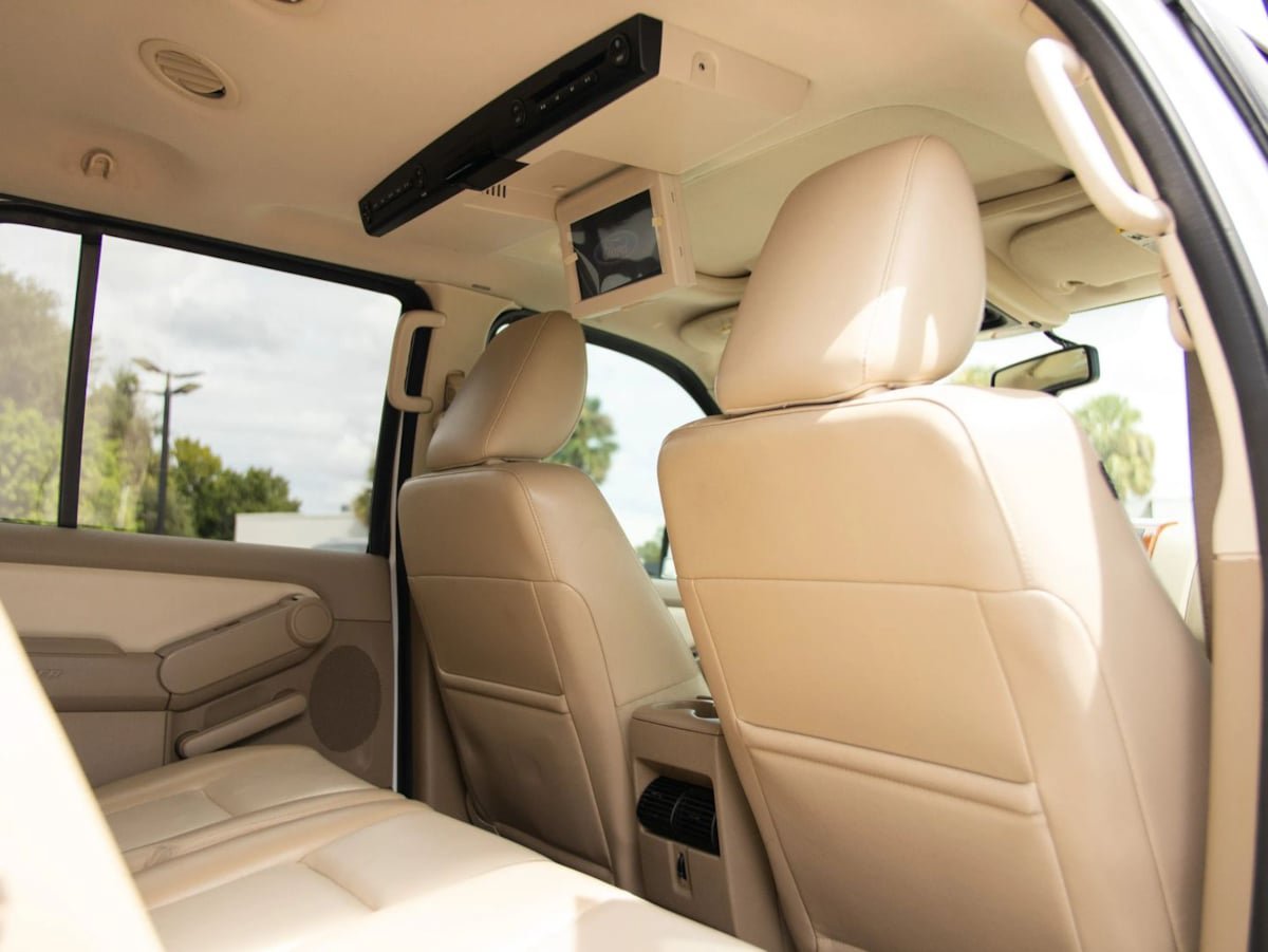 Used 2010 Ford Explorer Eddie Bauer RWD image 29