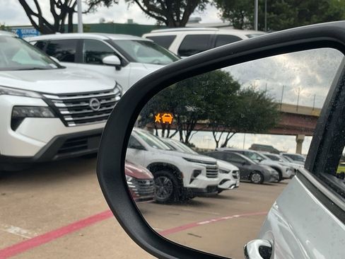 Used 2025 Buick Encore GX Preferred FWD image 18