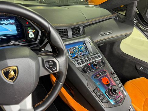 Used 2017 Lamborghini Aventador S image 34