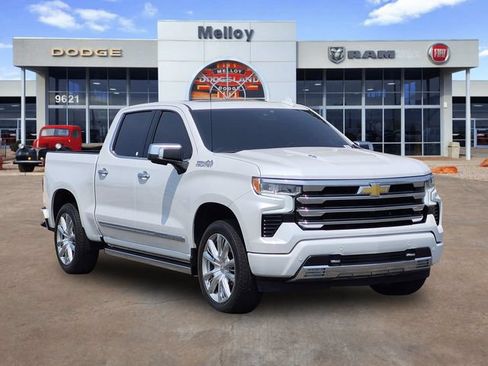 Used 2023 Chevrolet Silverado 1500 High Country w/ High Country Premium Package AWD/4WD image 2
