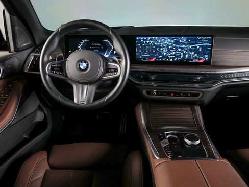 Used 2025 BMW X5 xDrive40i w/ M Sport Package image 15