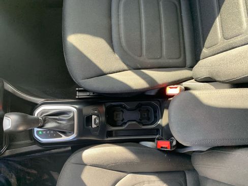 Used 2020 Jeep Renegade Latitude w/ Safety & Security Group II image 25