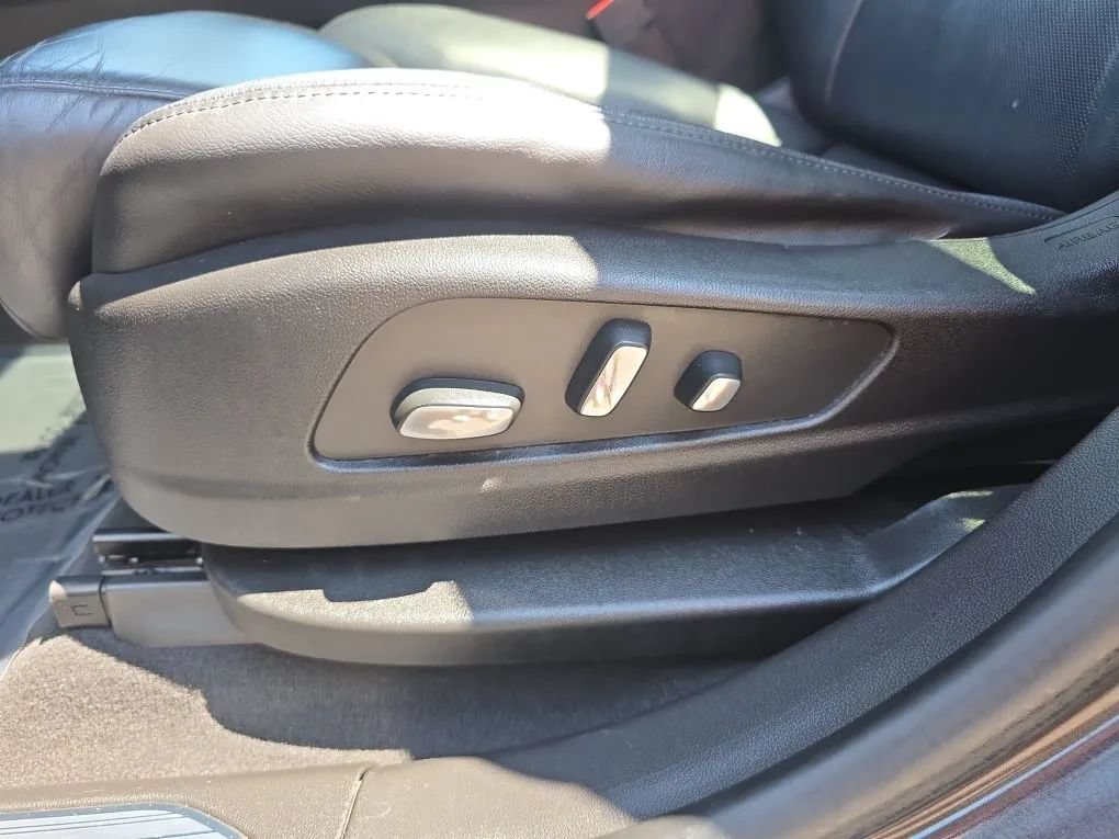 Used 2017 Cadillac XT5 Luxury FWD image 16