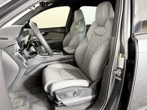 Used 2021 Audi SQ7 Premium Plus w/ Executive Package AWD/4WD image 39