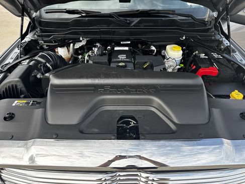 Used 2024 RAM 2500 Laramie image 32