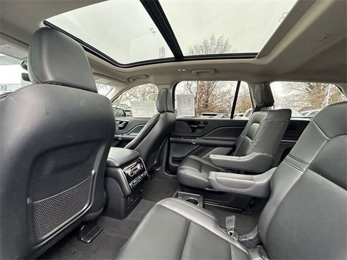 Certified 2022 Lincoln Aviator AWD w/ Premium Package image 18