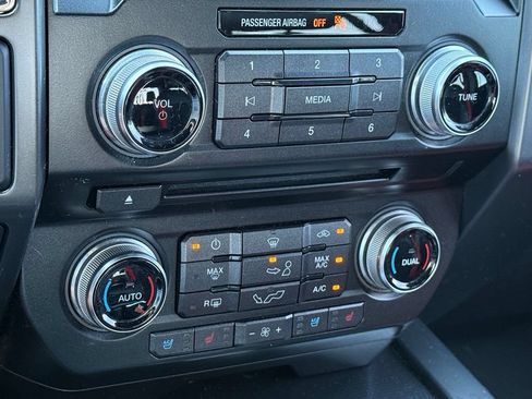 Used 2016 Ford F150 Lariat w/ Equipment Group 502A Luxury AWD/4WD image 19