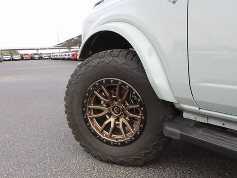 Used 2022 Ford Bronco Outer Banks image 11