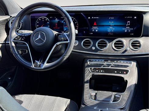 Used 2022 Mercedes-Benz E 350 4MATIC Sedan w/ AMG Line Exterior image 24