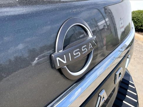 Used 2022 Nissan Armada SV w/ SV Appearance Package RWD image 10