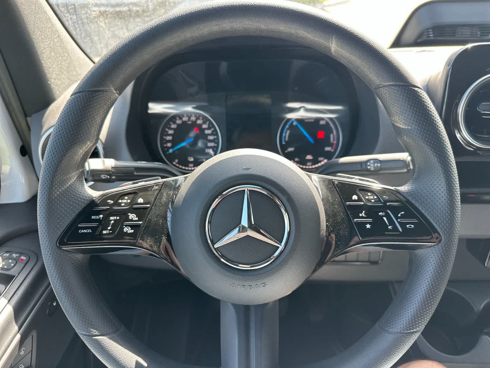 New 2025 Mercedes-Benz eSprinter 170 Cargo image 27