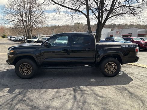 Used 2023 Toyota Tacoma TRD Sport image 11