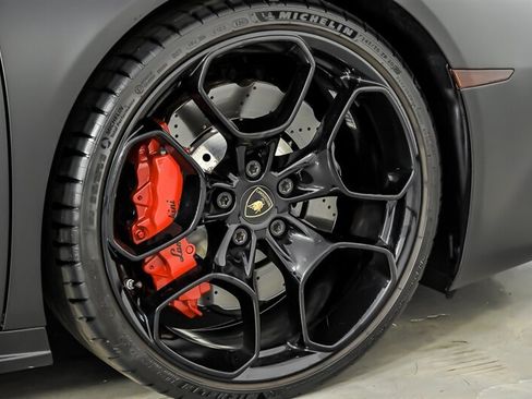 Used 2018 Lamborghini Huracan LP 580-2 RWD image 14