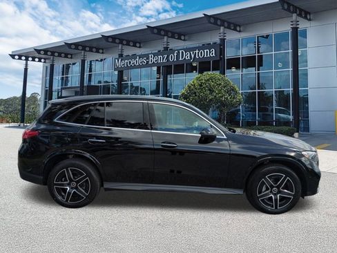 Used 2026 Mercedes-Benz GLC 300 image 3