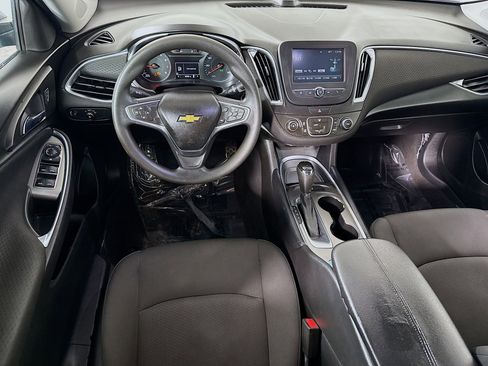 Used 2018 Chevrolet Malibu LT image 17