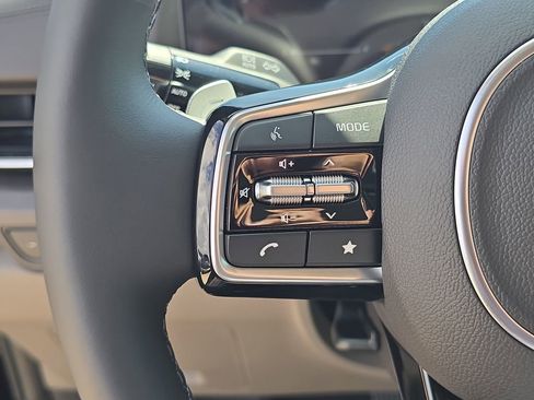New 2026 Kia Carnival EX FWD image 32