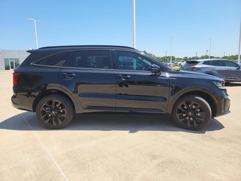 Used 2023 Kia Sorento SX AWD/4WD image 4
